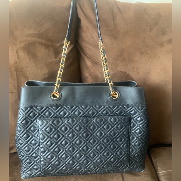 Tory Burch Fleming Tote! VERY GOOD condition - Picture 2 of 7